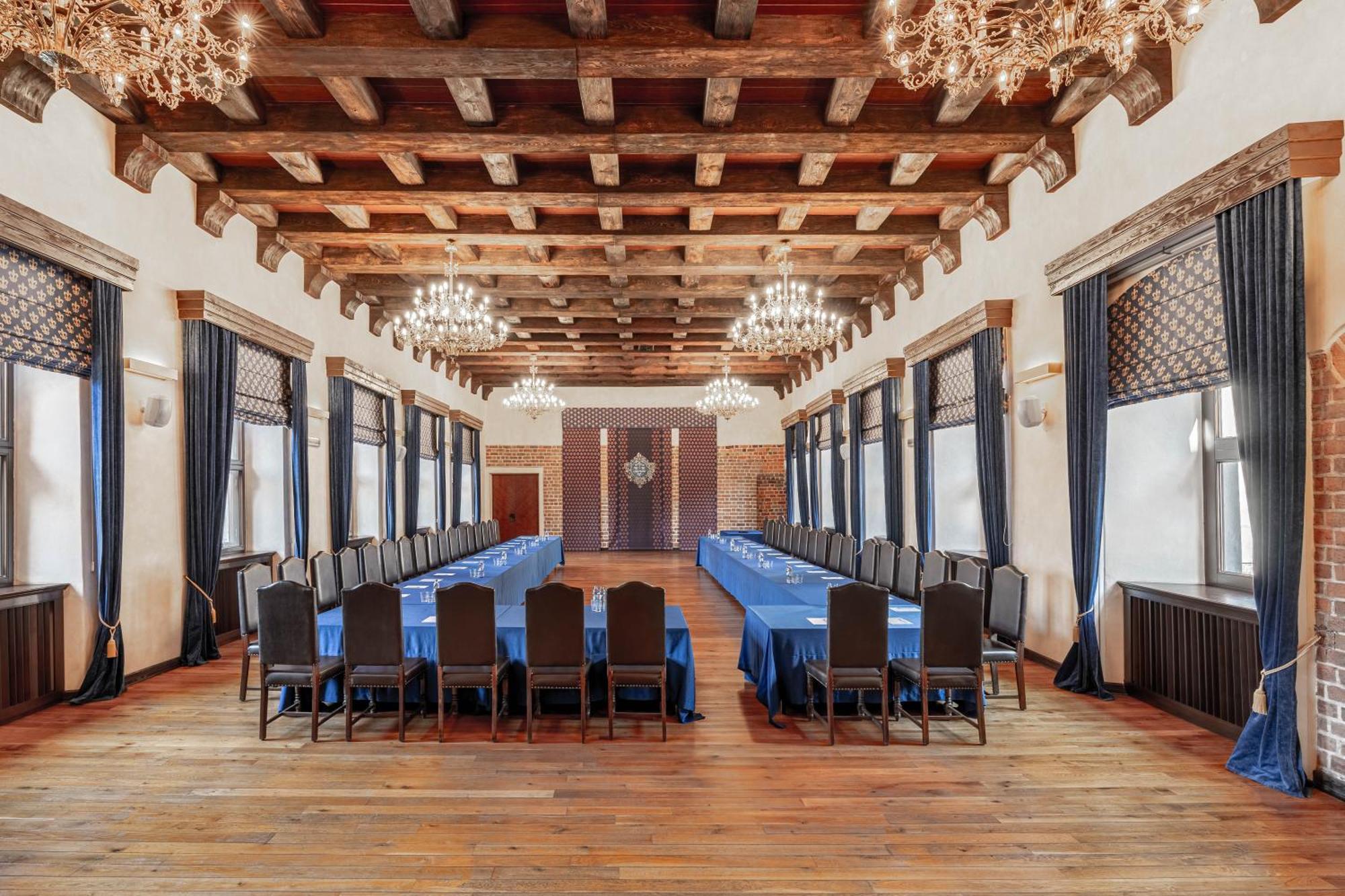 Aparthotel Zamek Uniejow Exteriér fotografie
