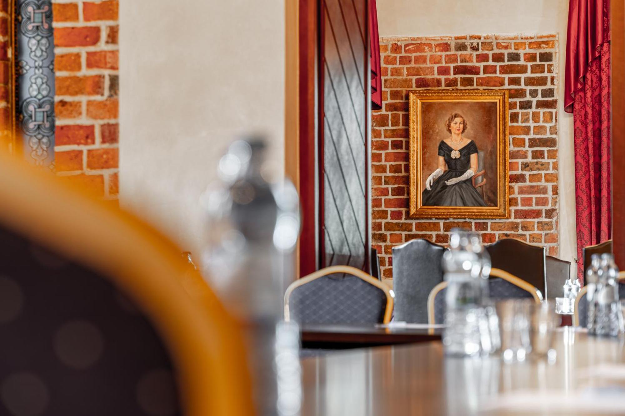 Aparthotel Zamek Uniejow Exteriér fotografie