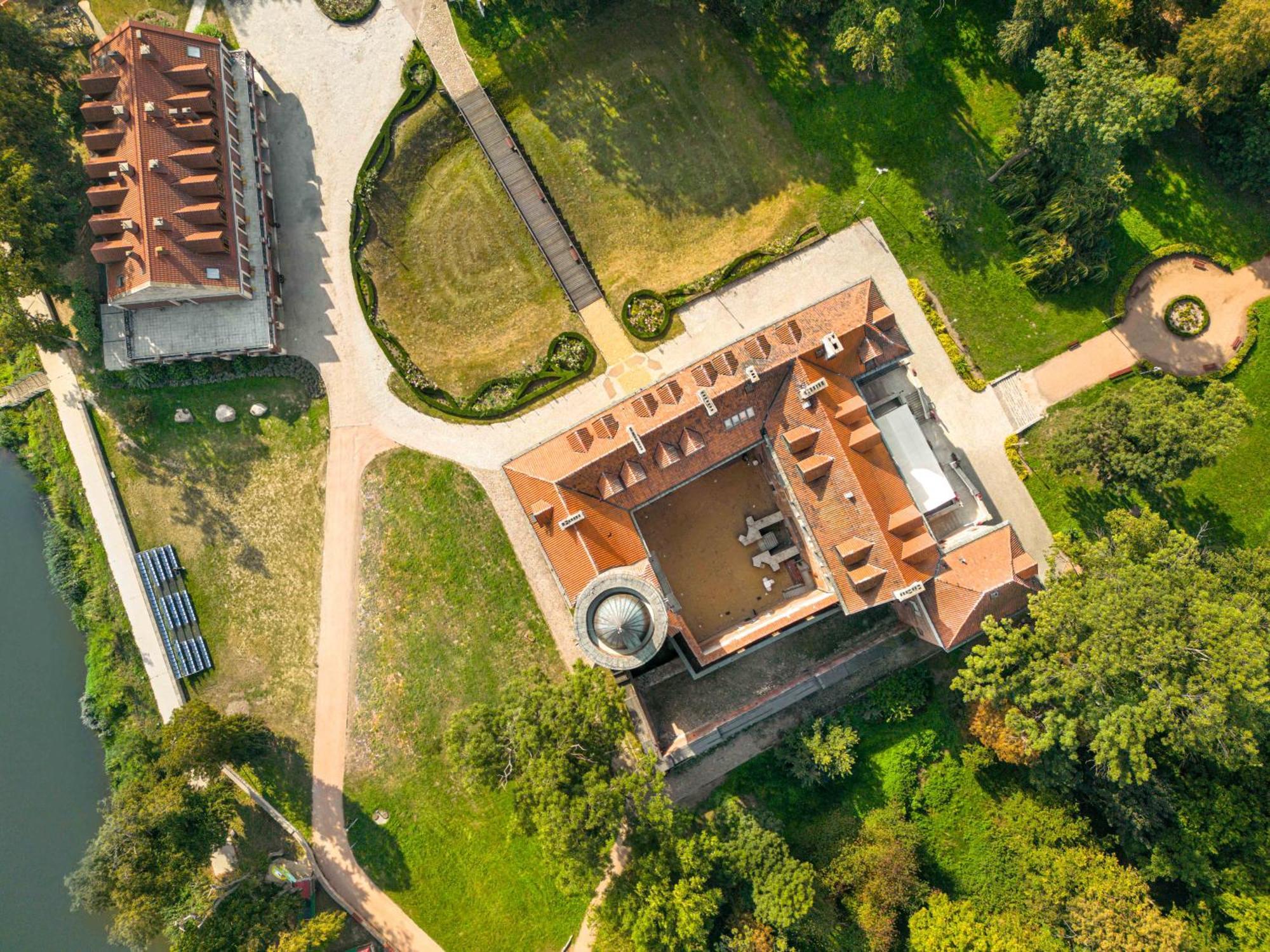 Aparthotel Zamek Uniejow Exteriér fotografie