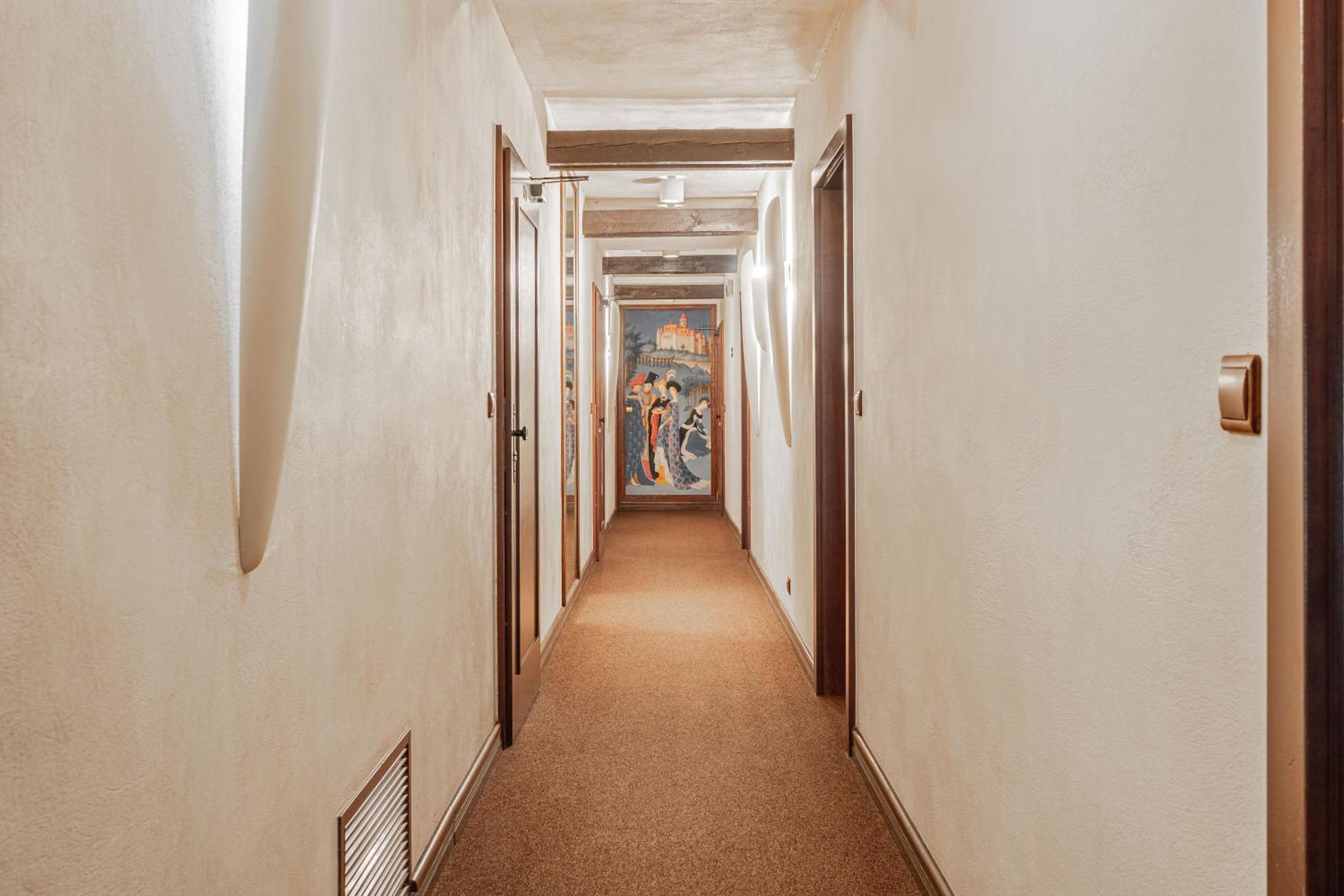 Aparthotel Zamek Uniejow Exteriér fotografie
