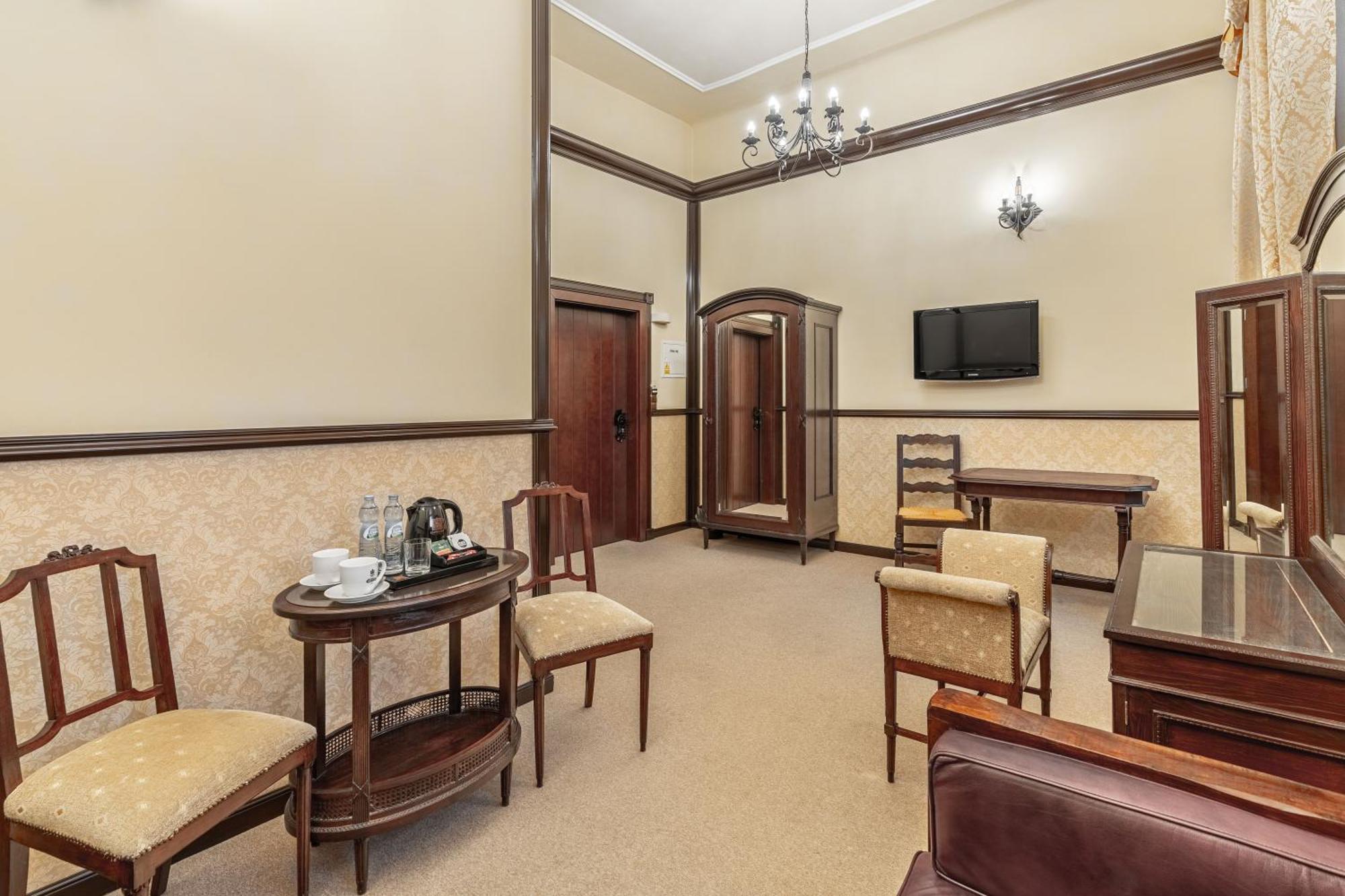 Aparthotel Zamek Uniejow Exteriér fotografie