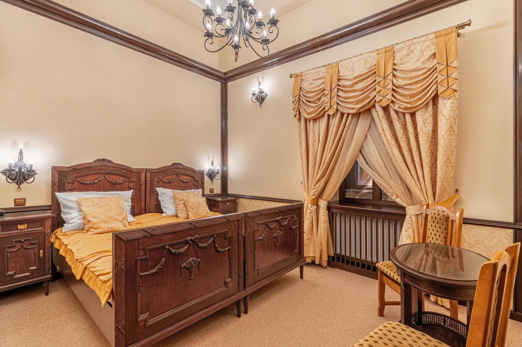 Aparthotel Zamek Uniejow Exteriér fotografie
