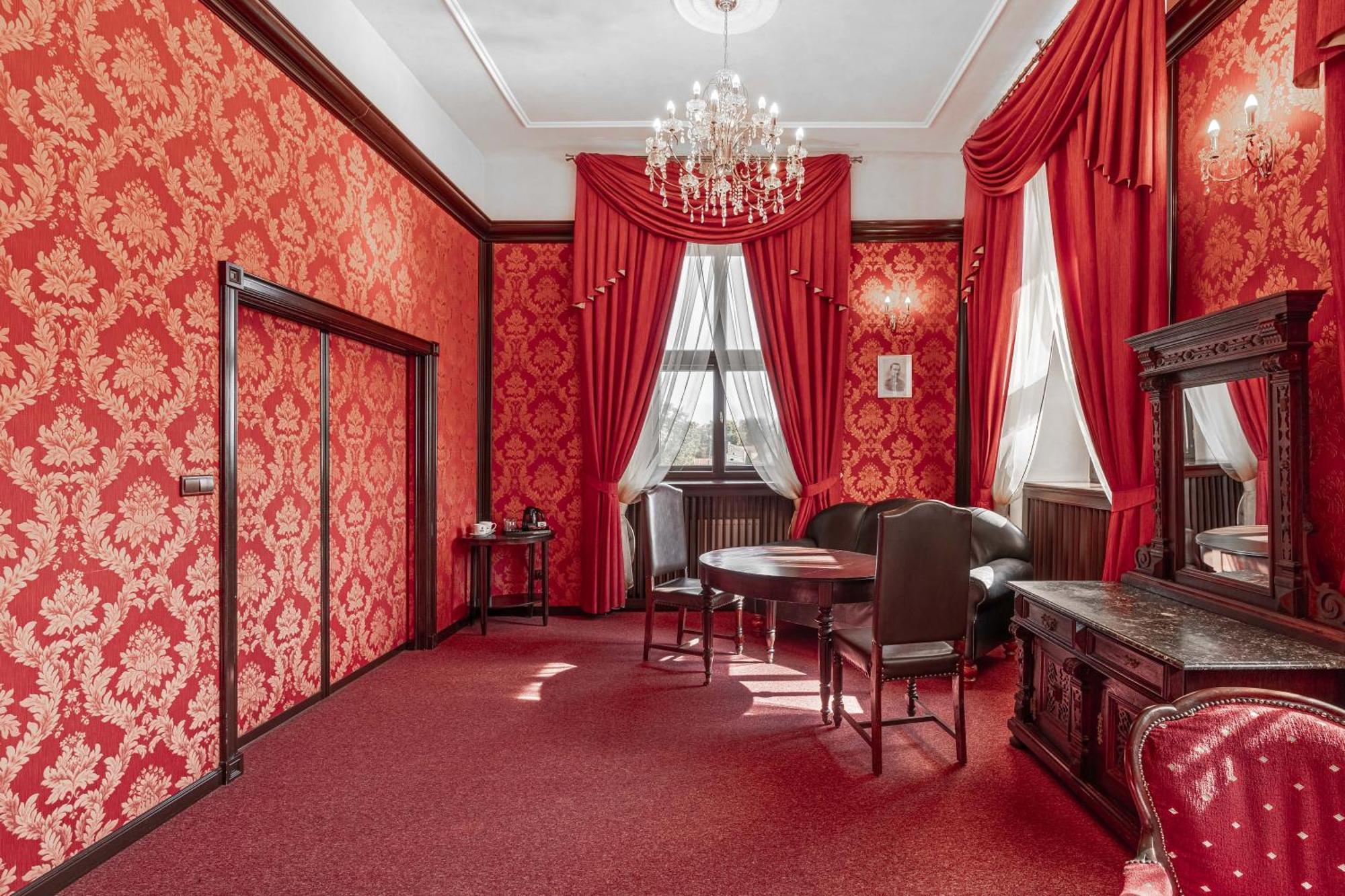 Aparthotel Zamek Uniejow Exteriér fotografie