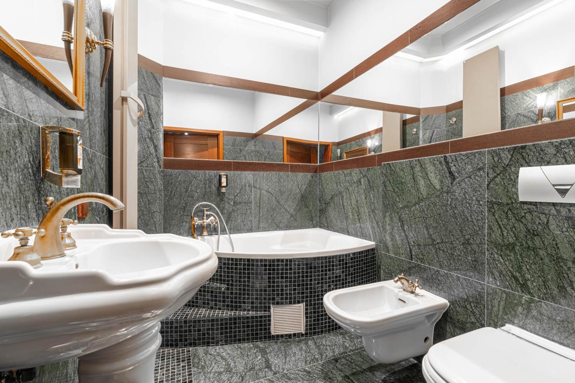 Aparthotel Zamek Uniejow Exteriér fotografie