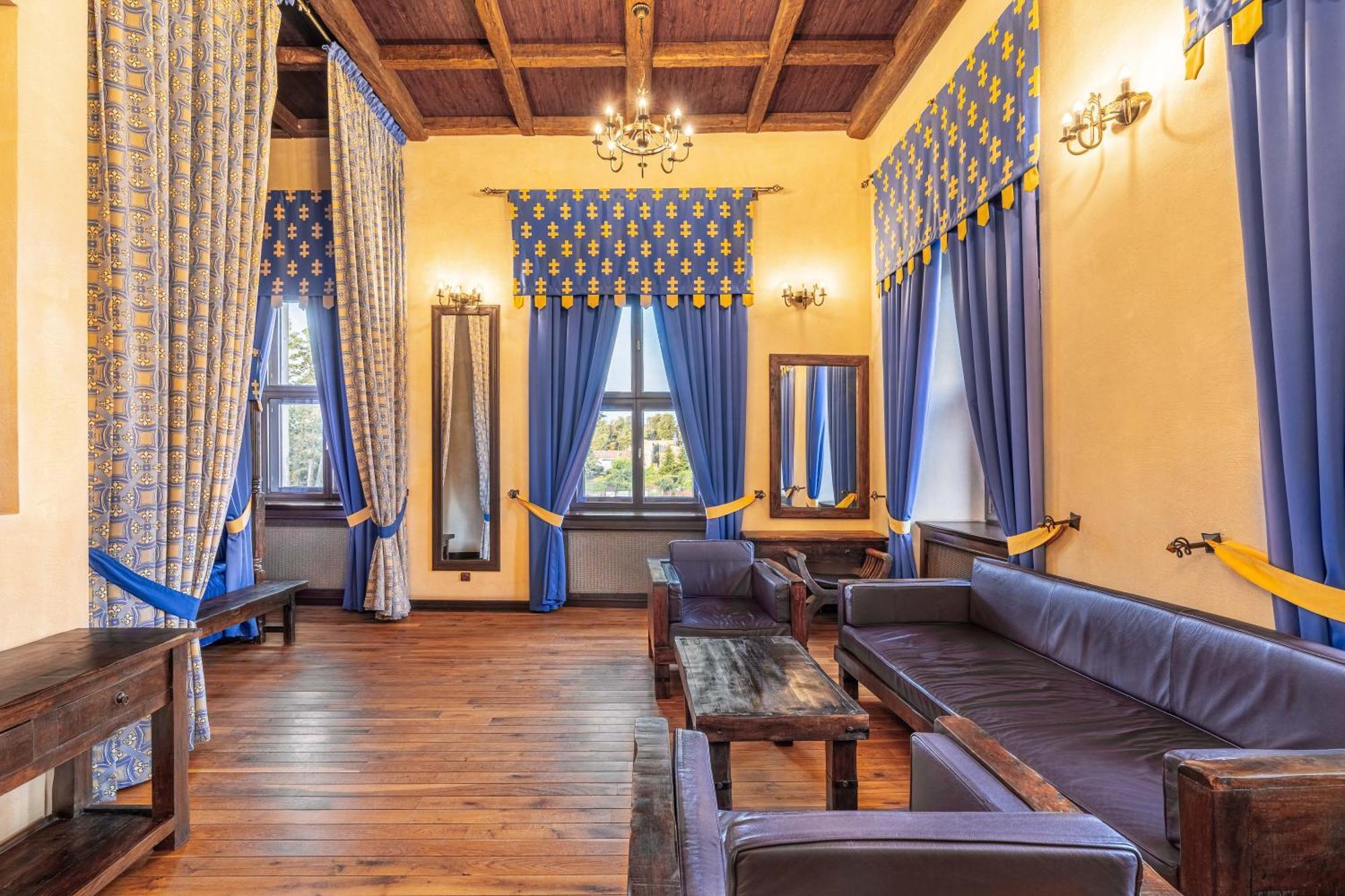 Aparthotel Zamek Uniejow Exteriér fotografie