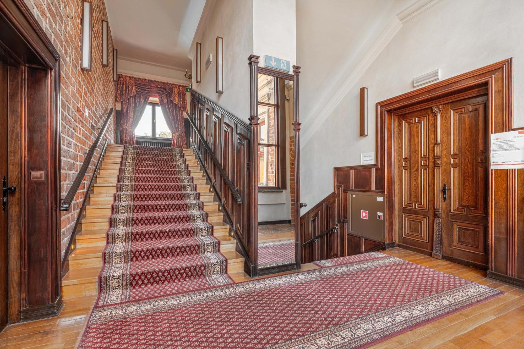 Aparthotel Zamek Uniejow Exteriér fotografie