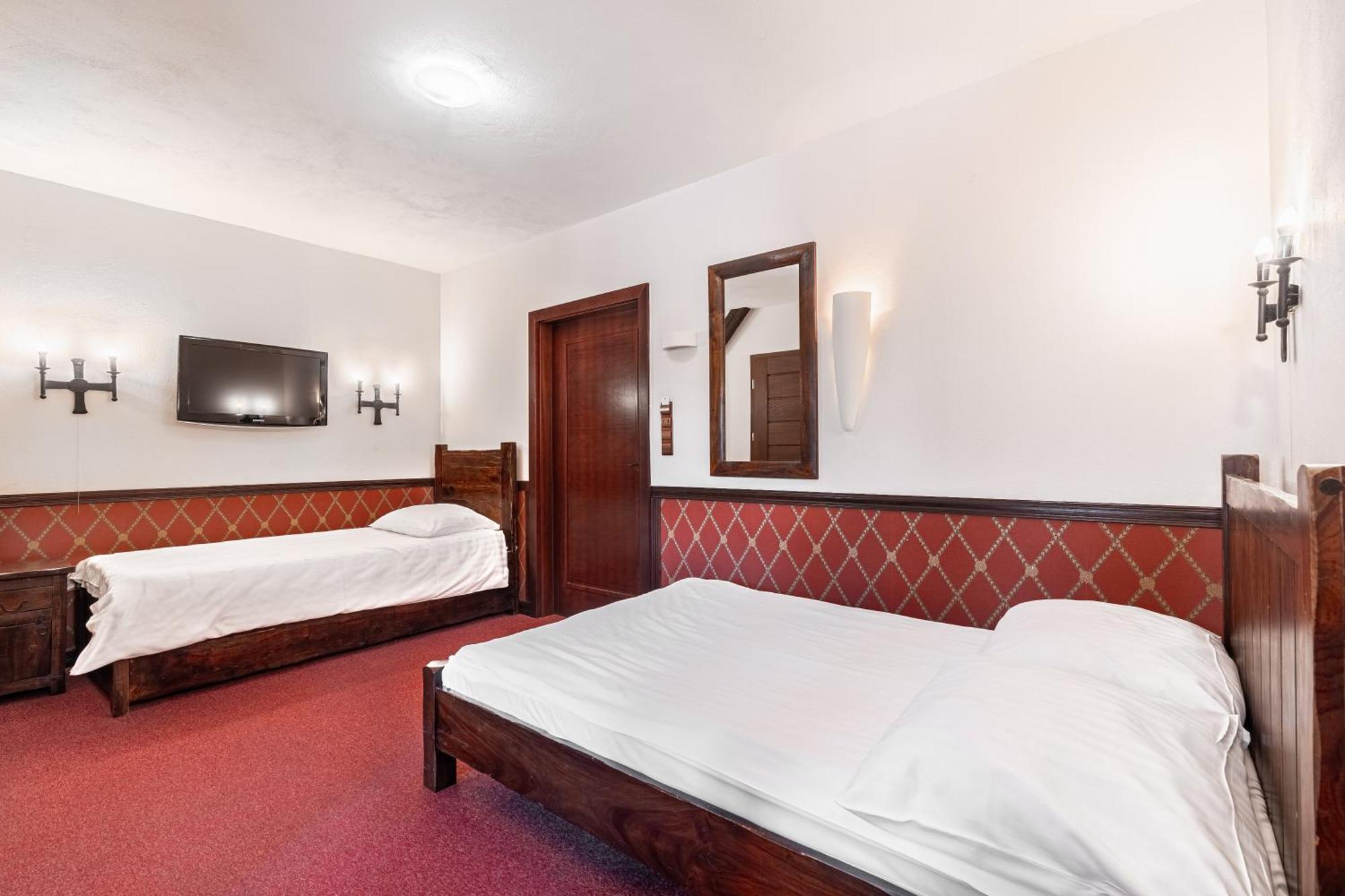 Aparthotel Zamek Uniejow Exteriér fotografie