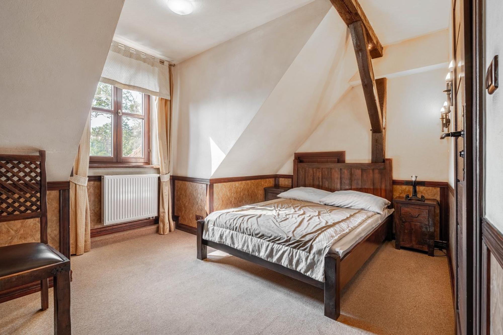 Aparthotel Zamek Uniejow Exteriér fotografie