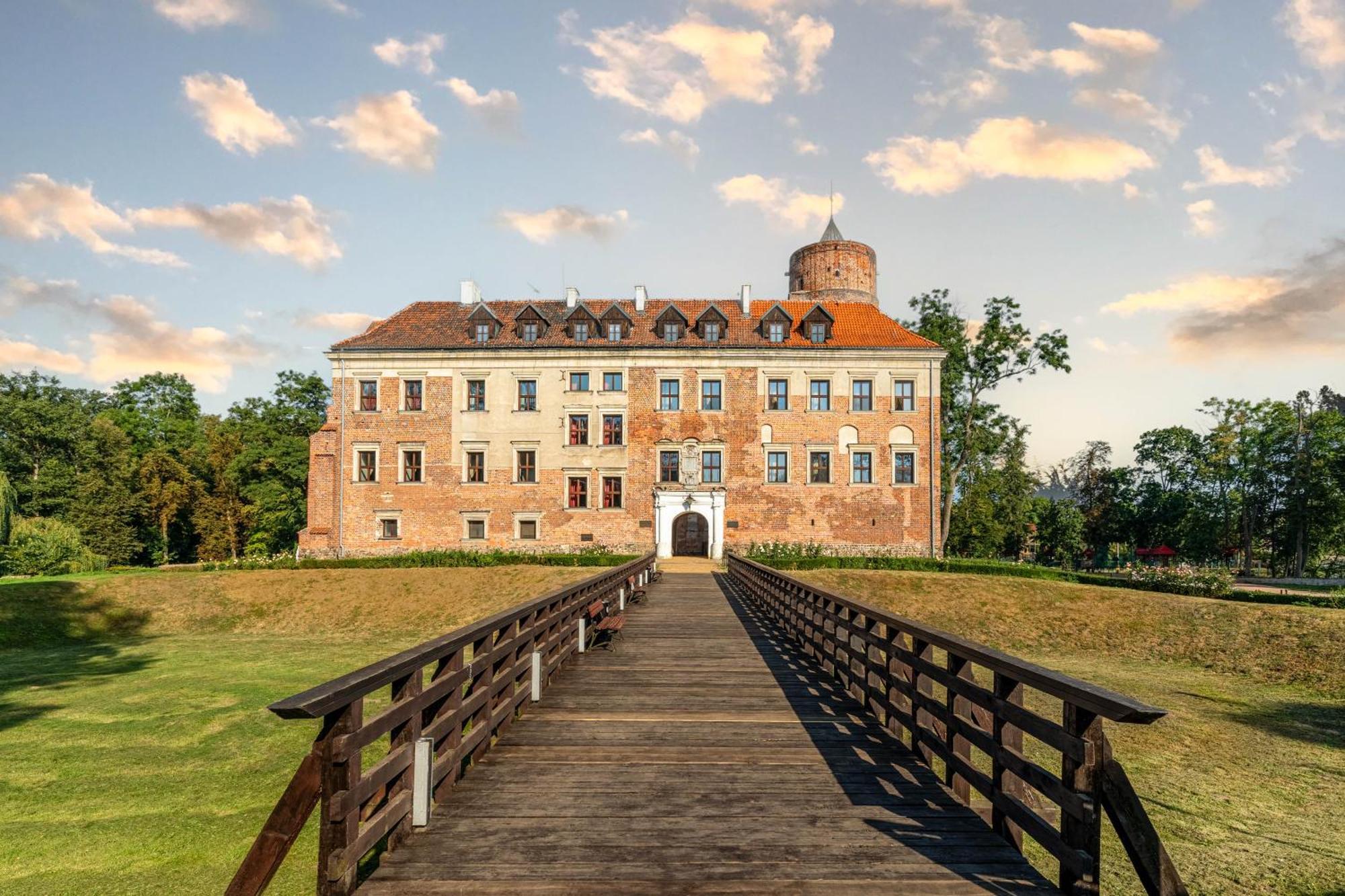 Aparthotel Zamek Uniejow Exteriér fotografie